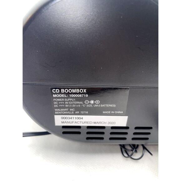 Onn Portable CD Boombox Groove Player Digital FM Radio - 100008719 - Picture 2 of 5